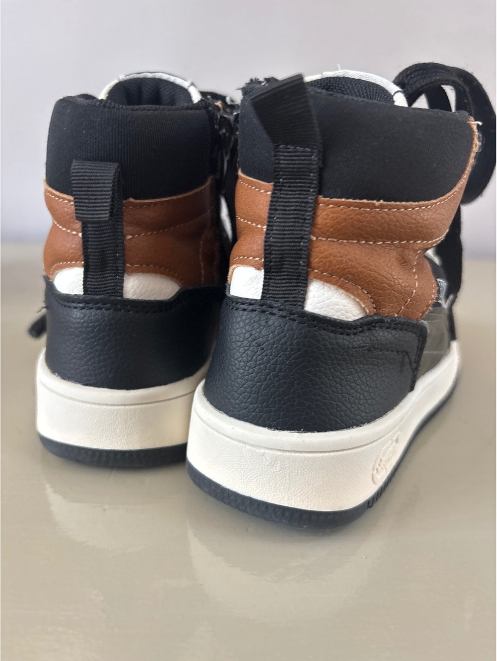 UNLTD High Top Sneakers in Multi-Color with Zipper Detail Boys Size 12 Kids - Picture 2 of 7